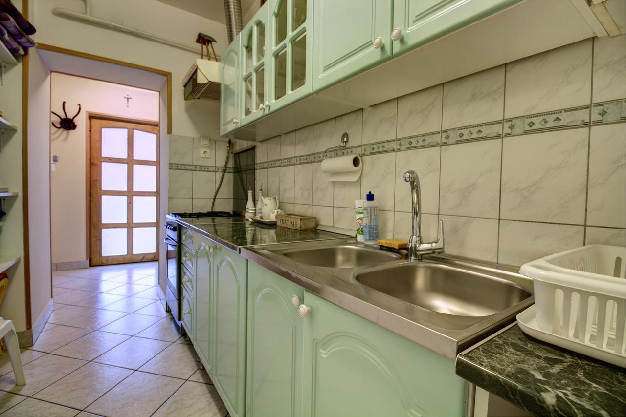Oazis Apartman Έγκερ Εξωτερικό φωτογραφία