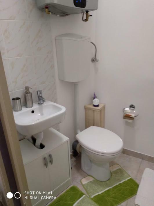 Oazis Apartman Έγκερ Εξωτερικό φωτογραφία