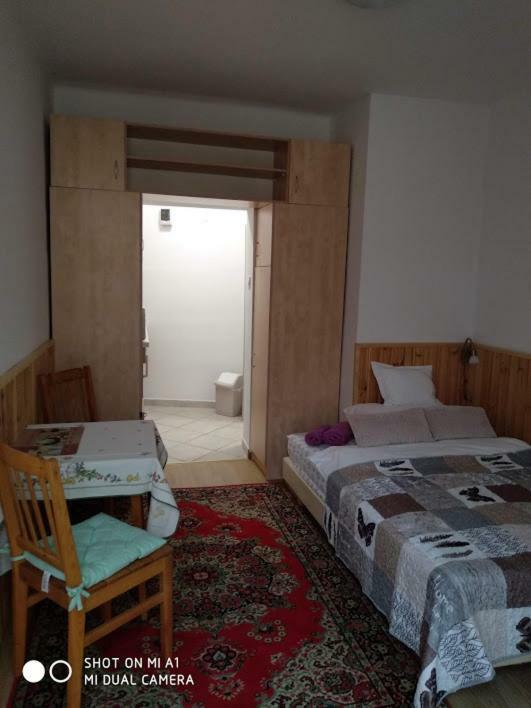 Oazis Apartman Έγκερ Εξωτερικό φωτογραφία